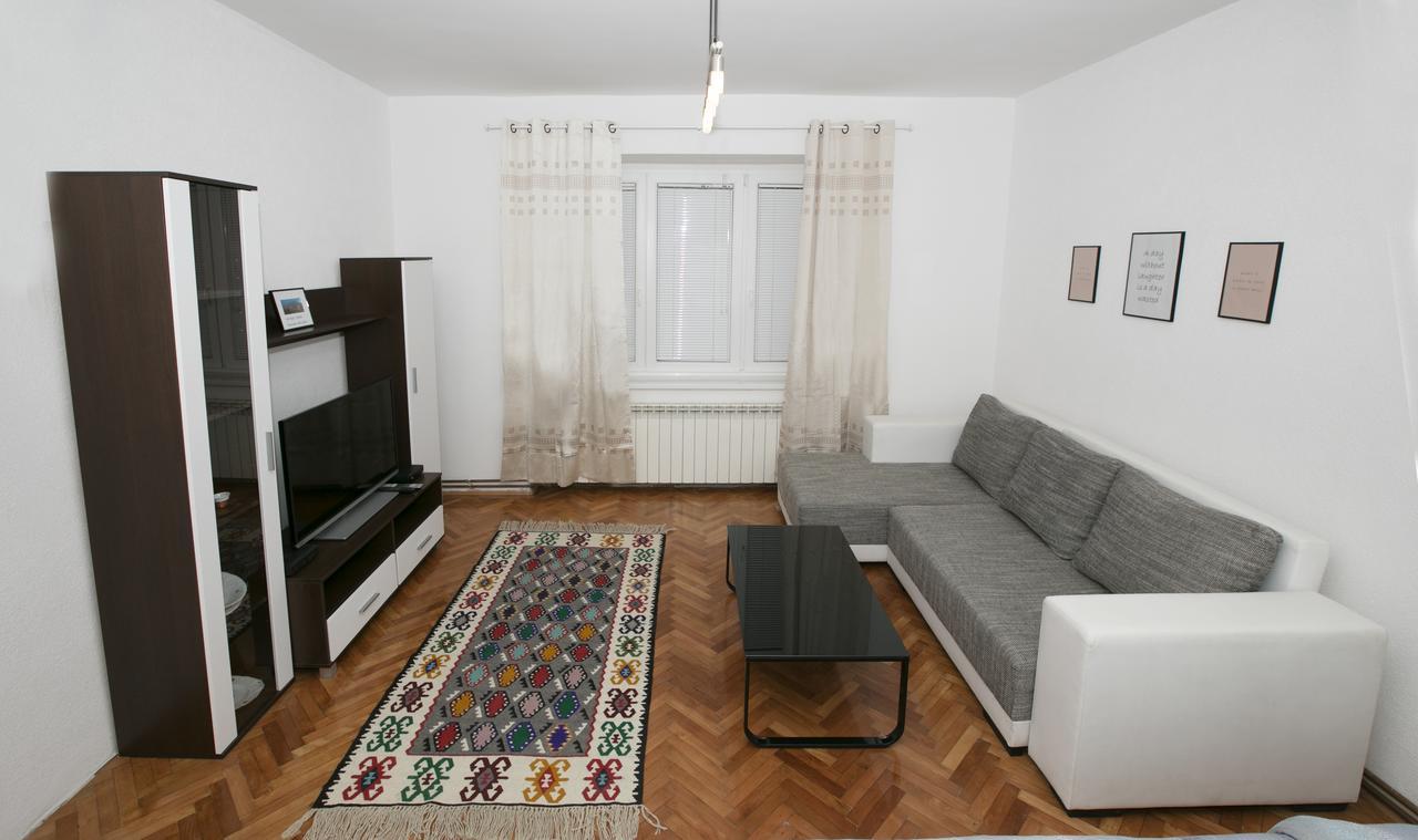 Downtown 3 Bedroom Apartment Sarajevo Eksteriør billede