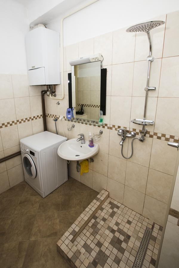 Downtown 3 Bedroom Apartment Sarajevo Eksteriør billede